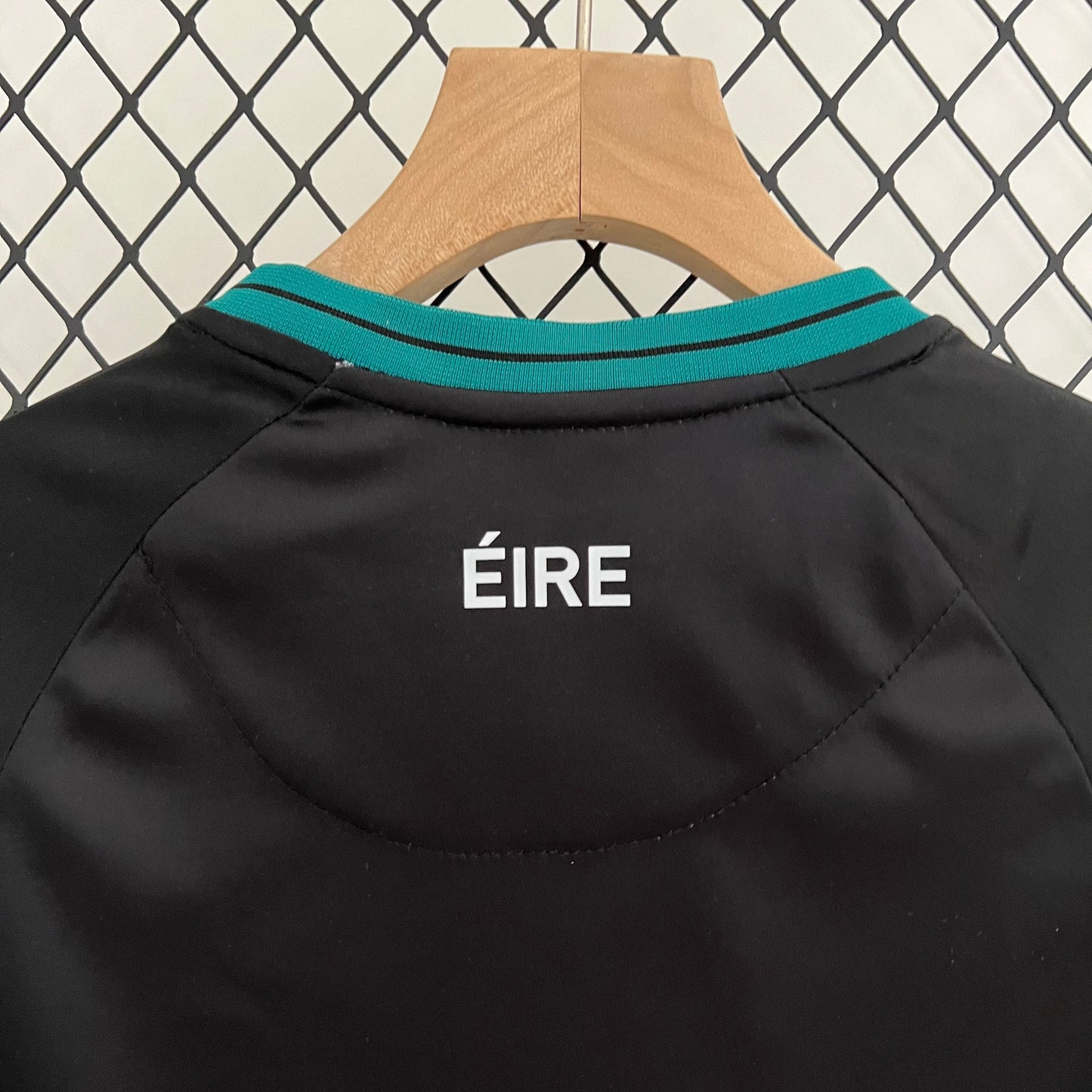 Kit - Irlande Troisième 2023/24