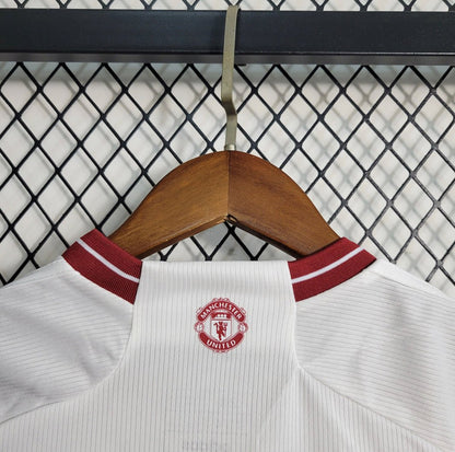 Kit - Manchester United Troisième 2023/24