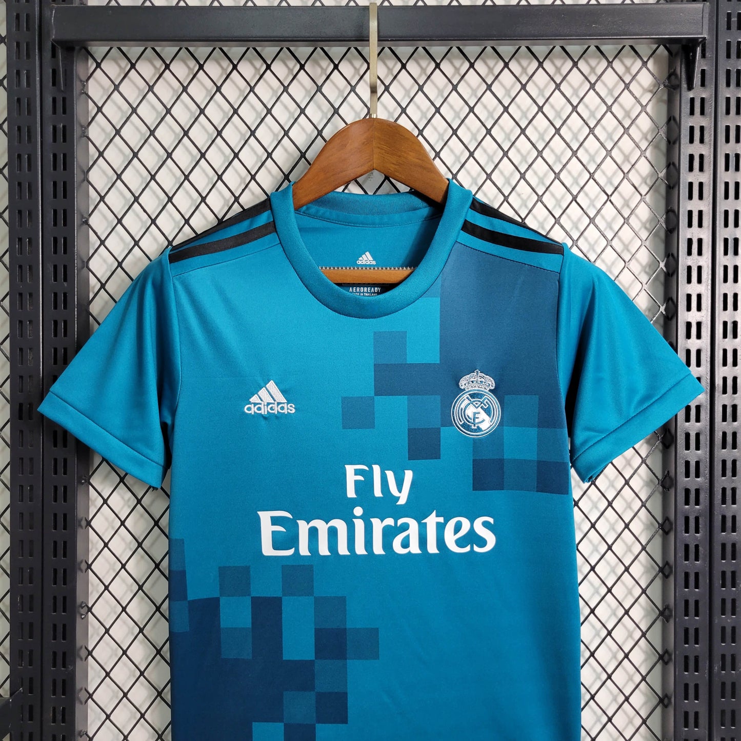 Kit - Real Madrid Extérieur 2017/18